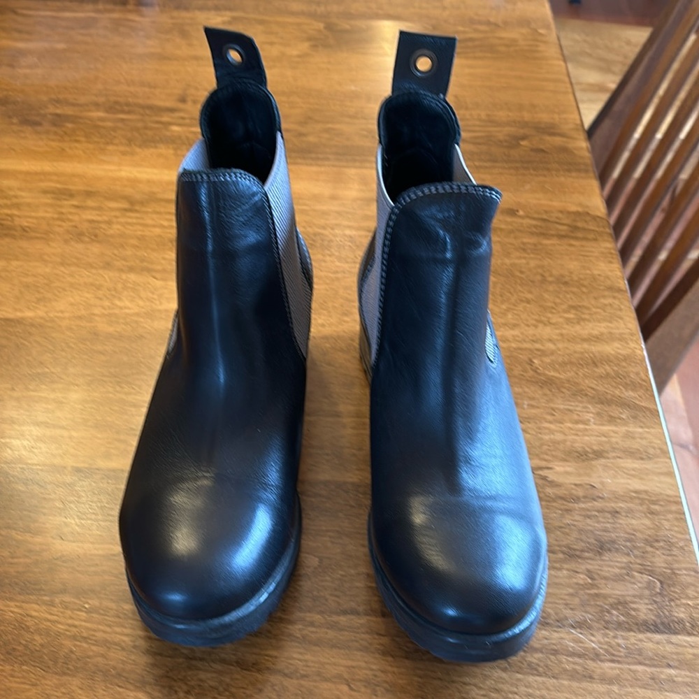 Bueno black boots size 10 42